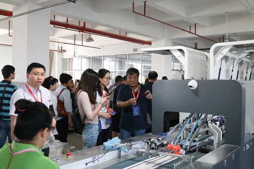 現(xiàn)場(chǎng)參觀2.png 現(xiàn)場(chǎng)參觀2.png